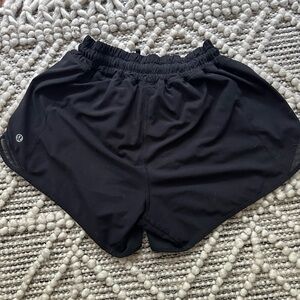 Lululemon black hotty hot shorts Size 4 4in length